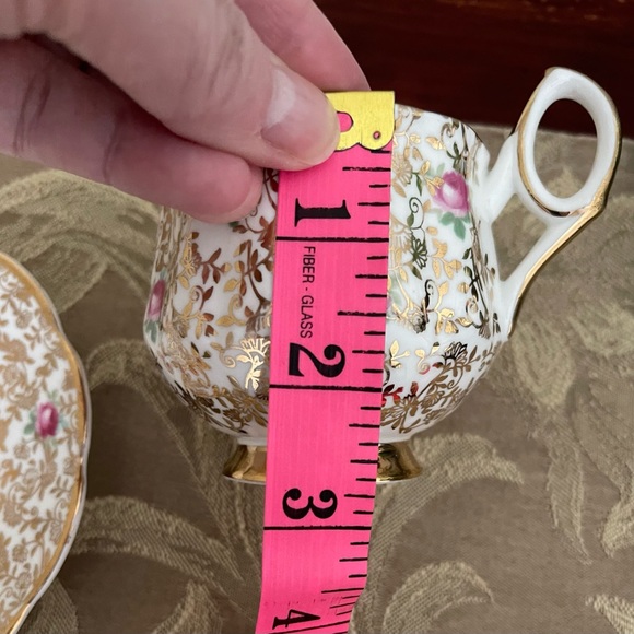 Stratford Gold Chintz Teacup & Saucer - Picture 11 of 12